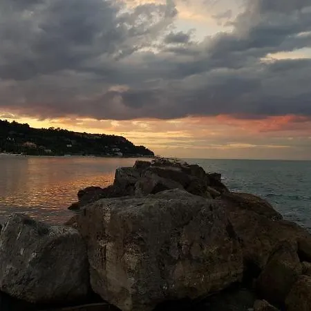 Alba Sul Mare Nocleg ze śniadaniem Massignano