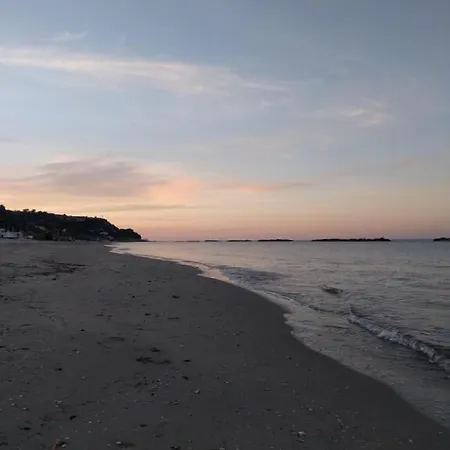 Alojamento de Acomodação e Pequeno-almoço Alba Sul Mare Massignano